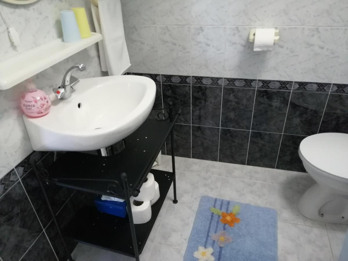 Studio Apartments Kuljis Vis Ngoại thất bức ảnh