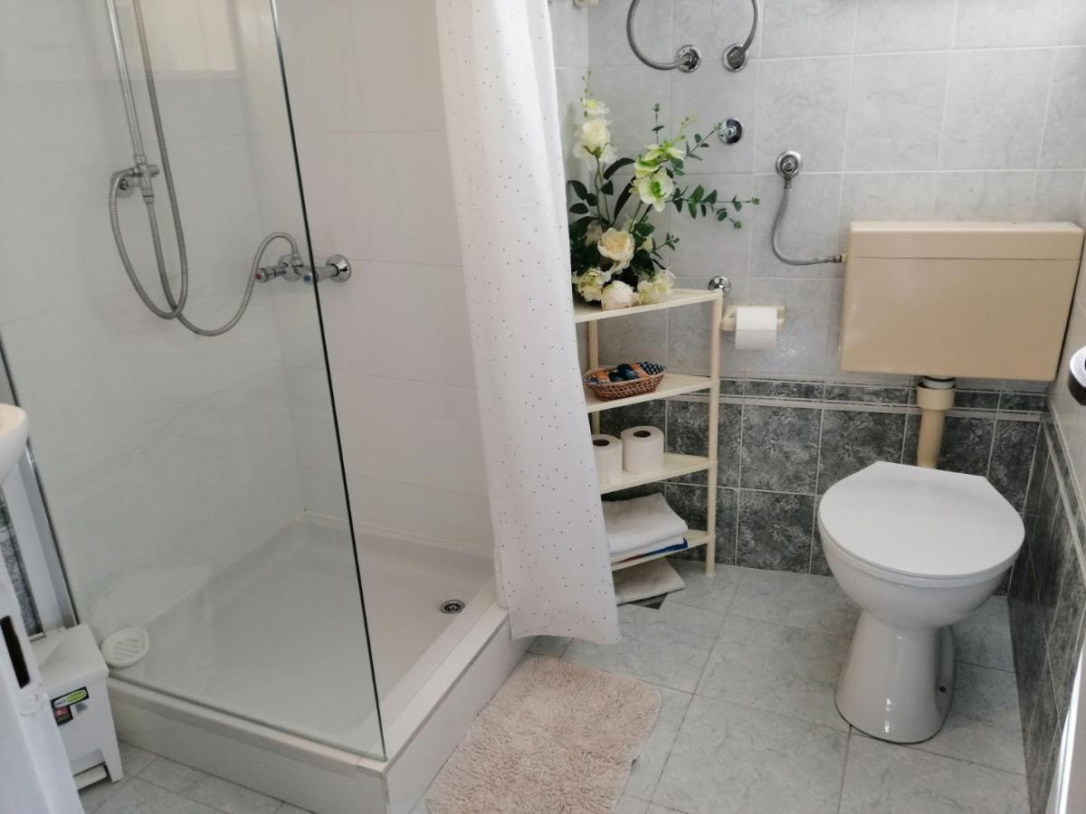 Studio Apartments Kuljis Vis Ngoại thất bức ảnh