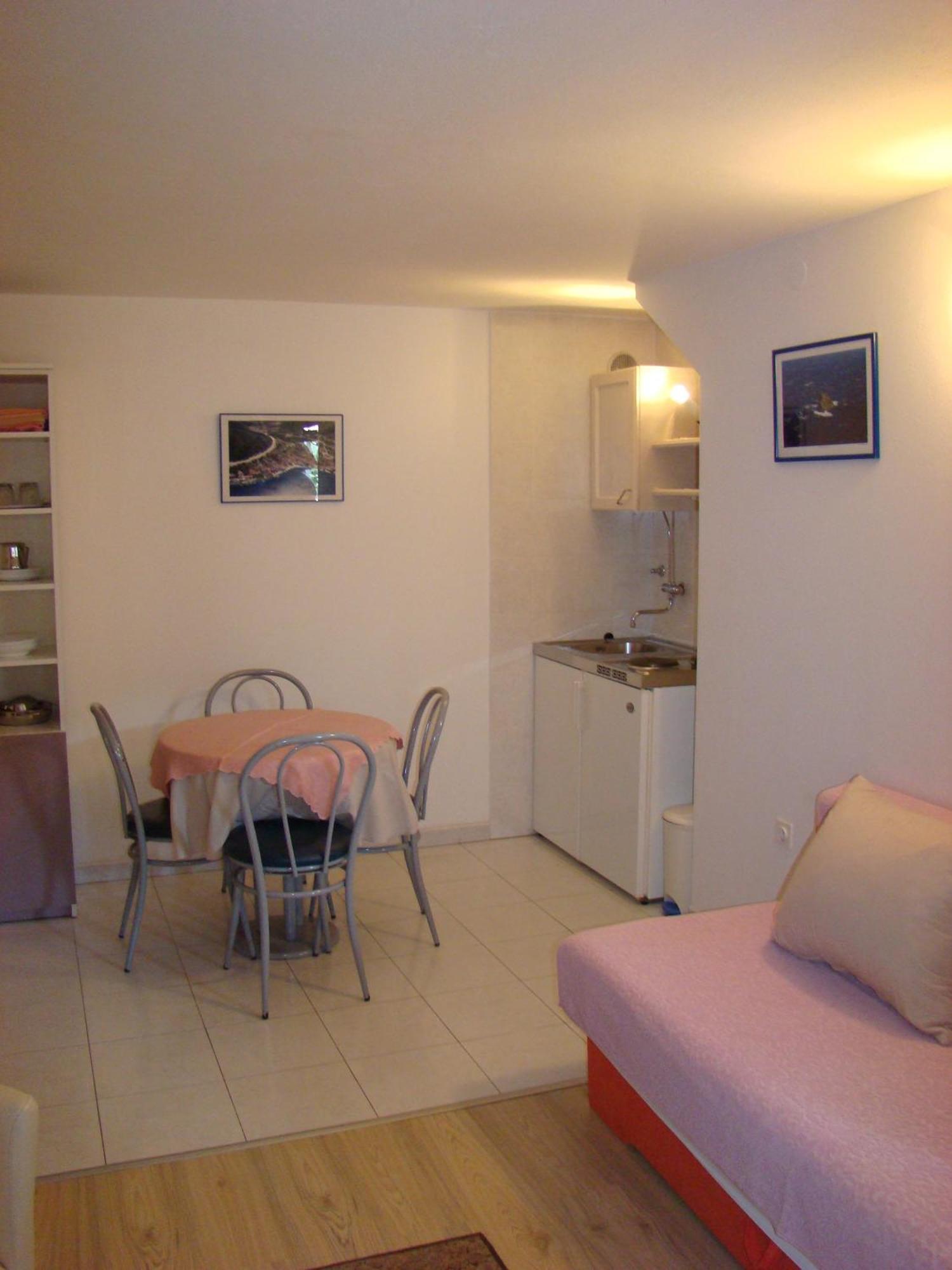 Studio Apartments Kuljis Vis Ngoại thất bức ảnh