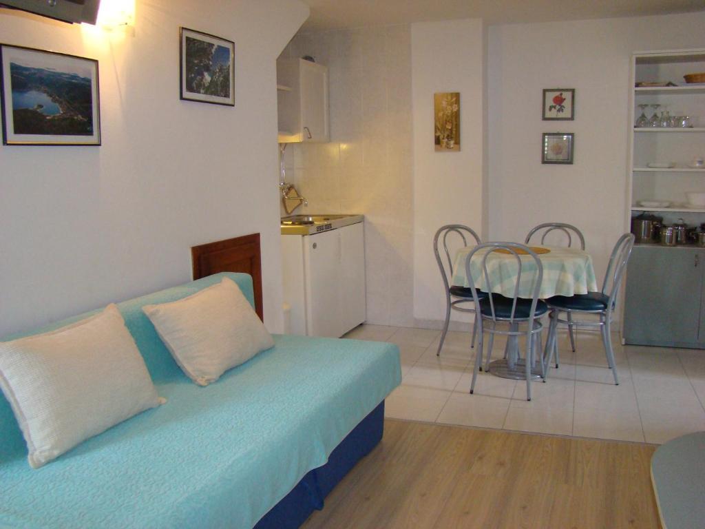 Studio Apartments Kuljis Vis Phòng bức ảnh